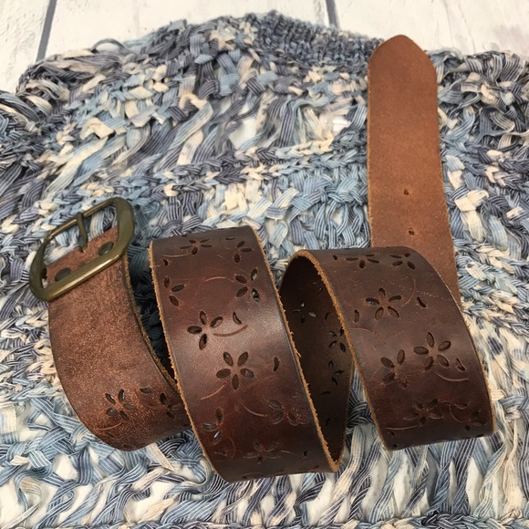Accessories - Brown Leather Belt Size Medium